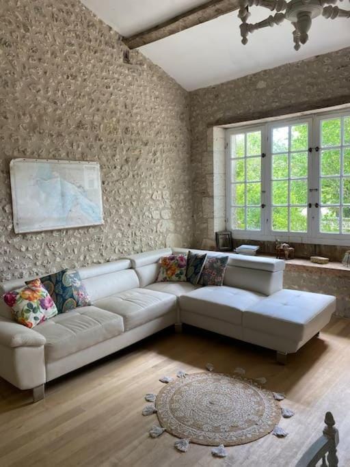 As seen on A New Life in The Sun - Beautiful 3 bedroom cottage with shared pool House in Nouvelle-Aquitaine