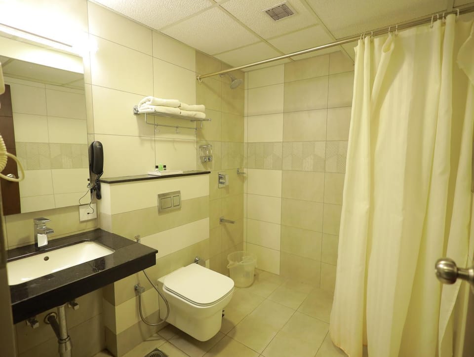 Shower, Bathroom, towels