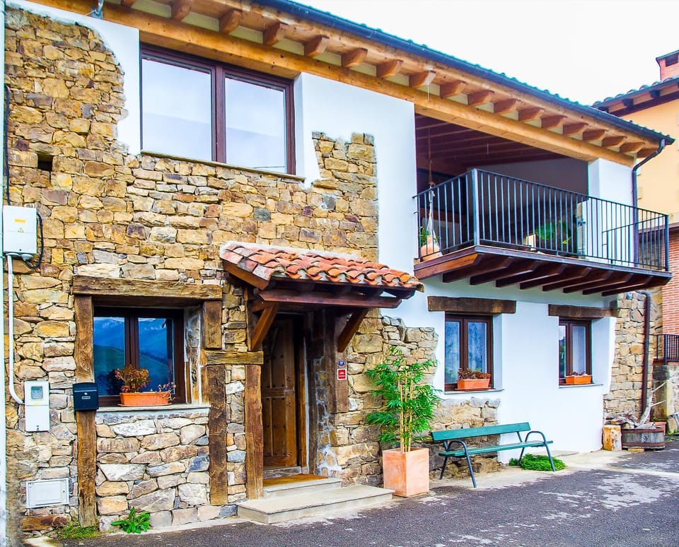 El Mirador de Armaño G-10235 House in Cantabria