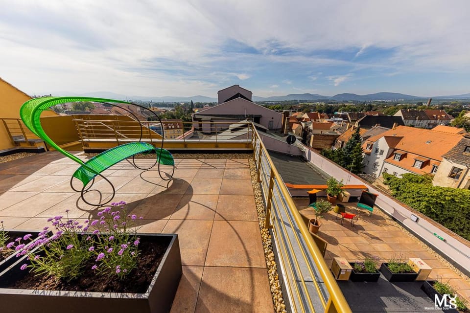 Property building, View (from property/room), Balcony/Terrace