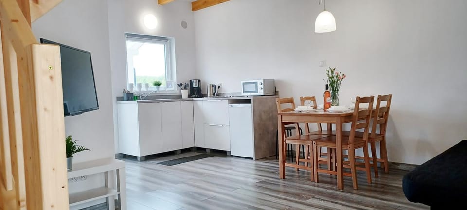 TV and multimedia, Kitchen or kitchenette, Dining area, minibar, stove