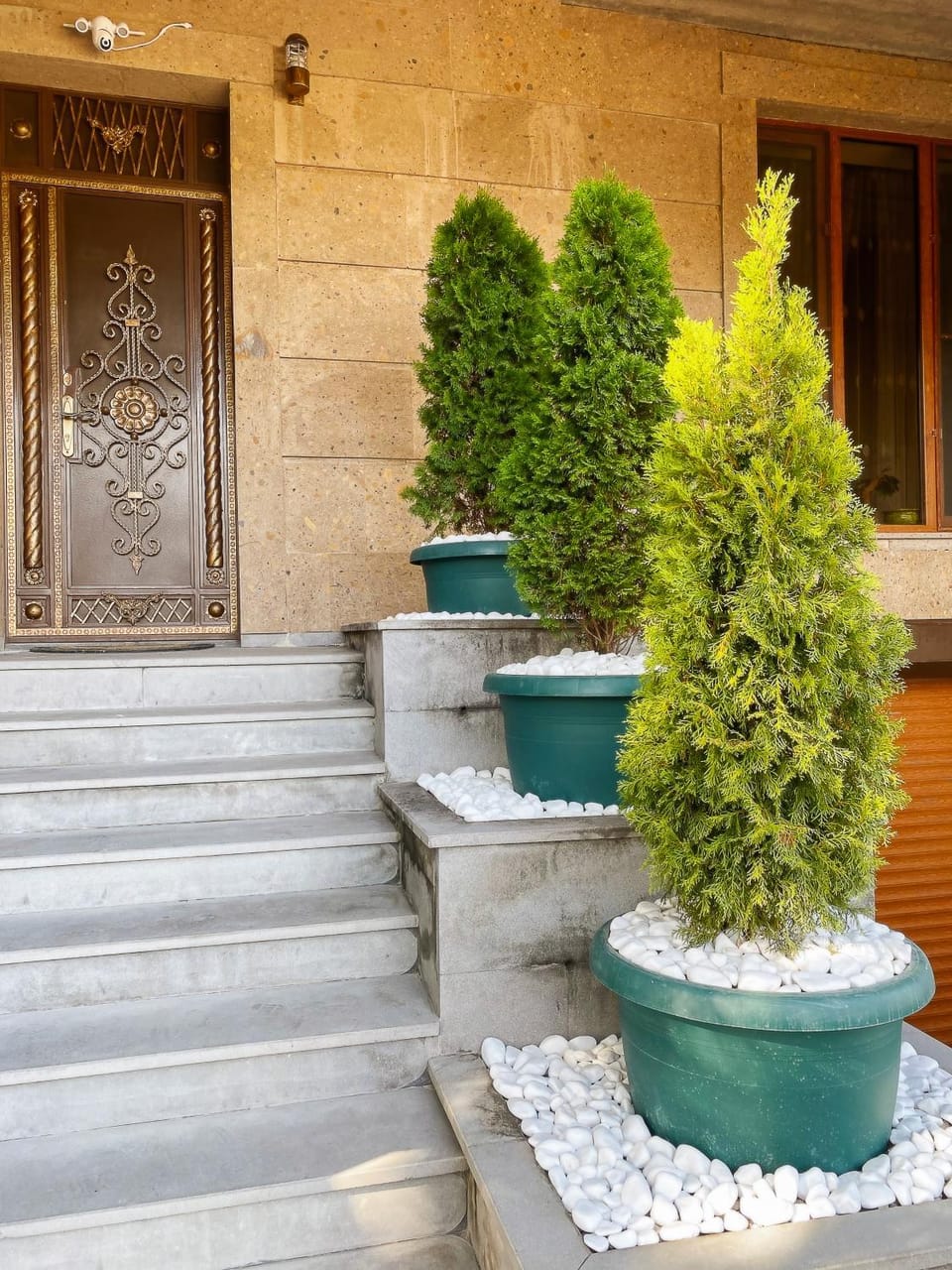 Facade/entrance