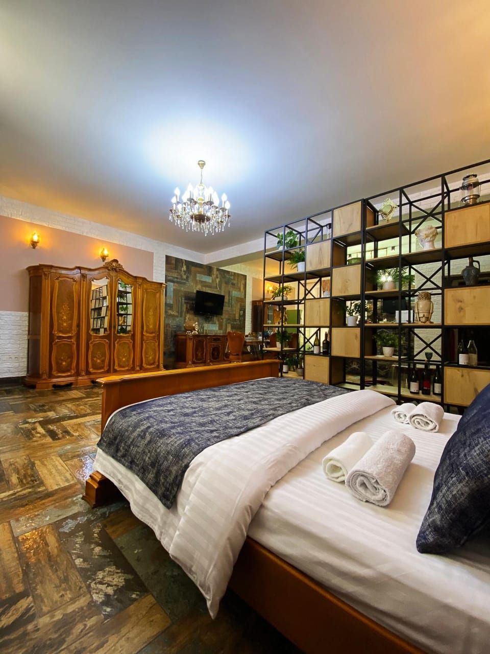 Bed, Bedroom, towels, wardrobe