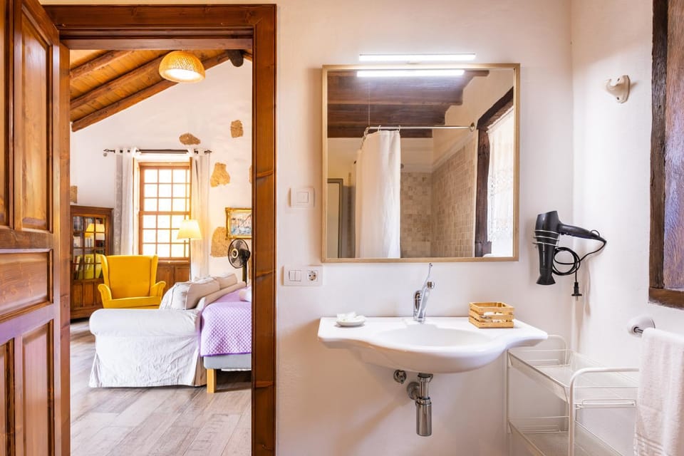 Casa La Tosca House in Abona