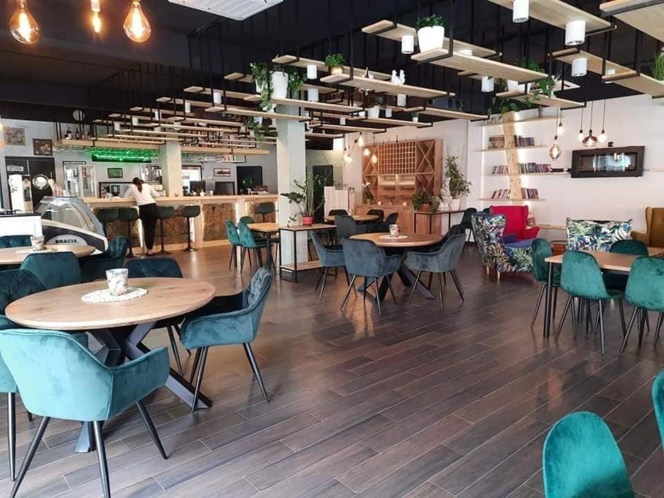 Lounge or bar