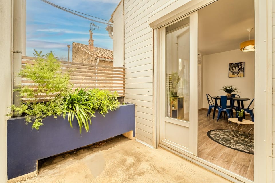 Patio, Day, Garden, Balcony/Terrace, Garden view