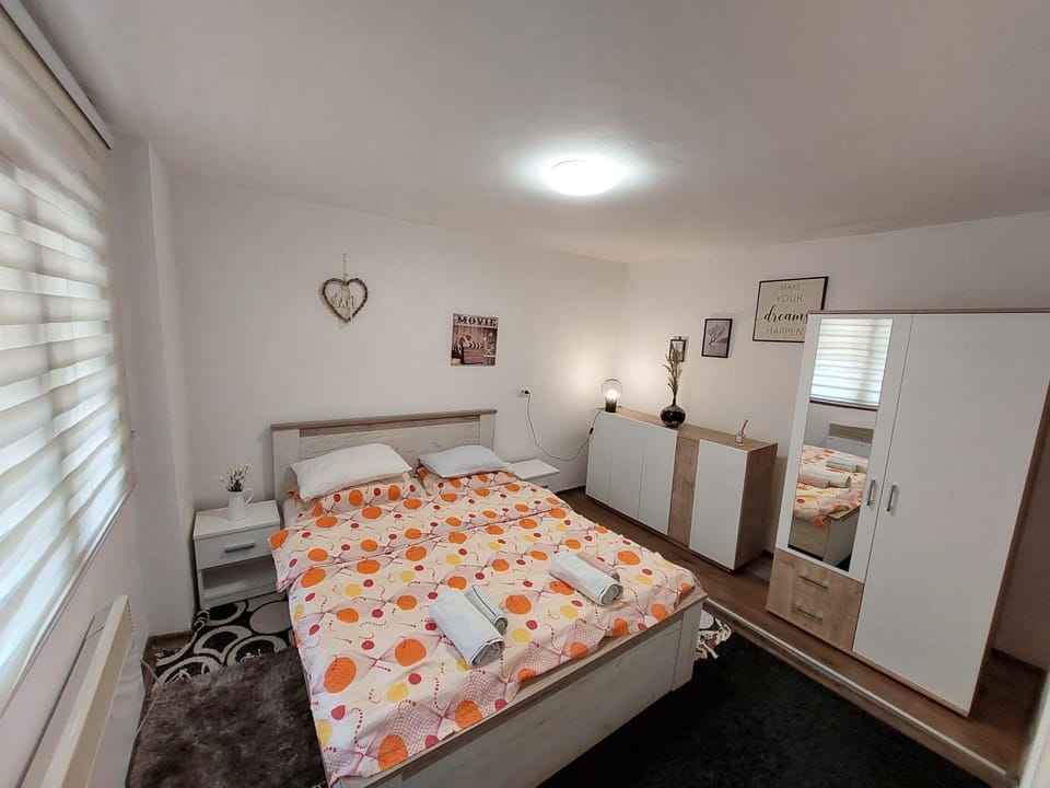Bed, Photo of the whole room, Decorative detail, Bedroom, furniture, storage, wardrobe