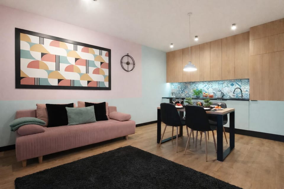 Kitchen or kitchenette, Living room, Seating area, Dining area