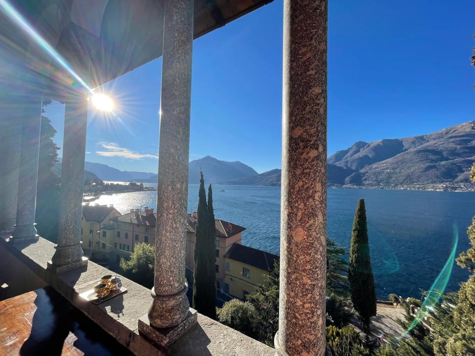 Balcony/Terrace, Lake view
