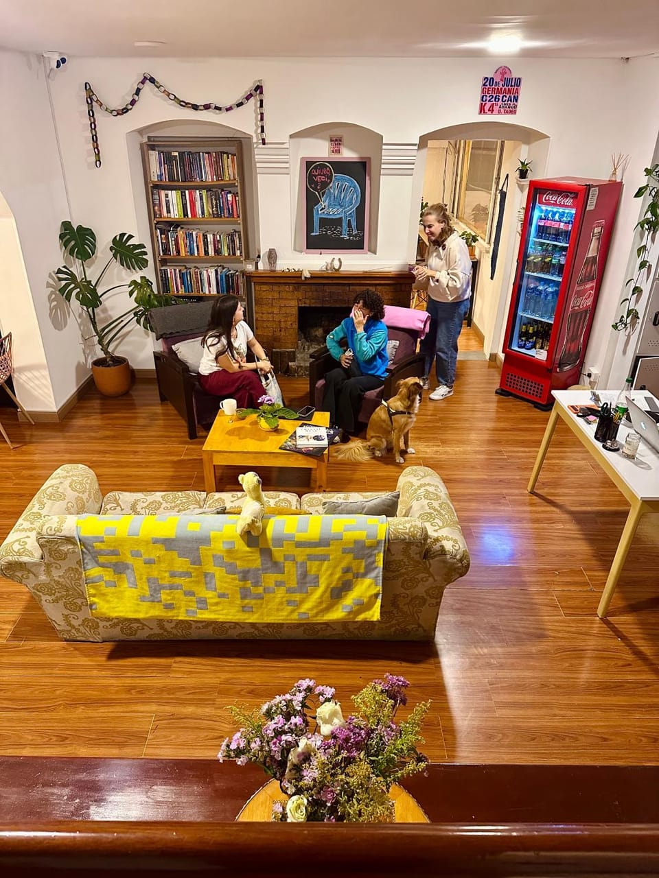 Library, Living room, Seating area