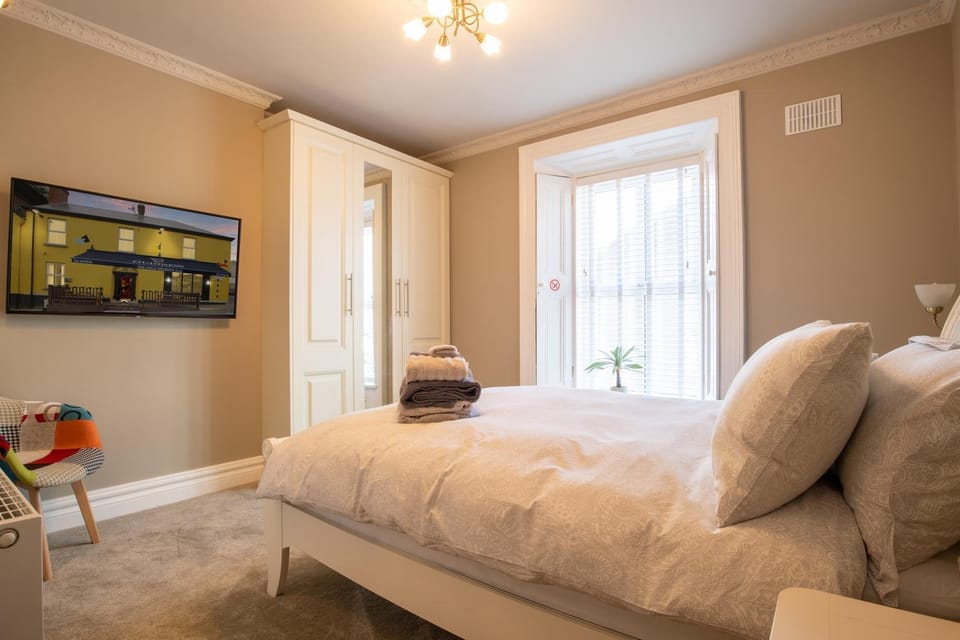 The Canalside B&B at The Auld Shebeen Bar Bed and Breakfast in Ireland