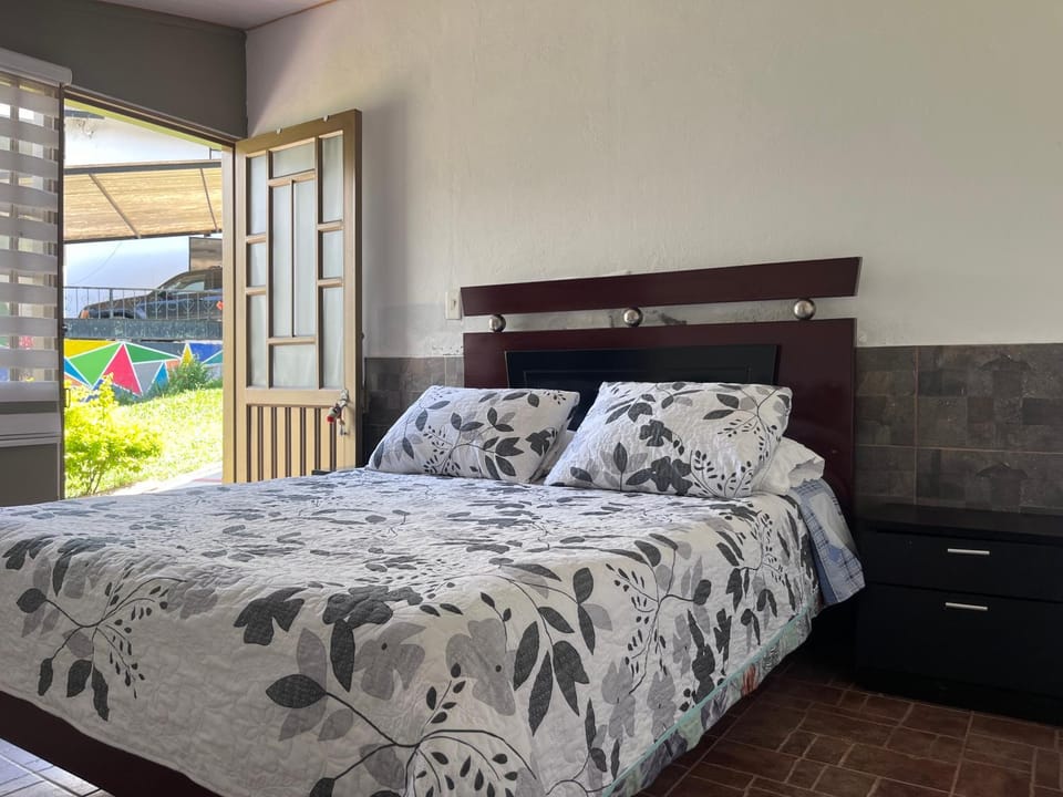 Cabaña Campestre Miraluna Bed and Breakfast in Cundinamarca, Colombia