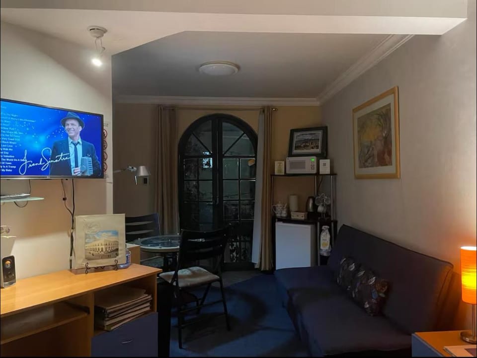 Amplia Habitación tipo Ejecutiva con baño y acceso privados Apartment in Toluca