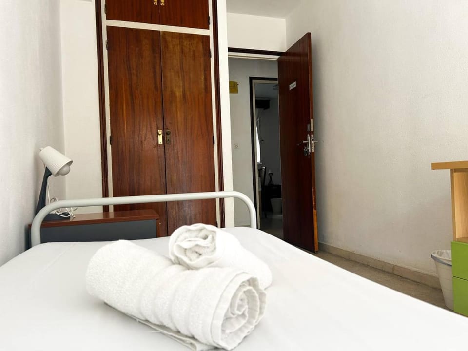 Habitación Individual con terraza Vacation rental in Malaga