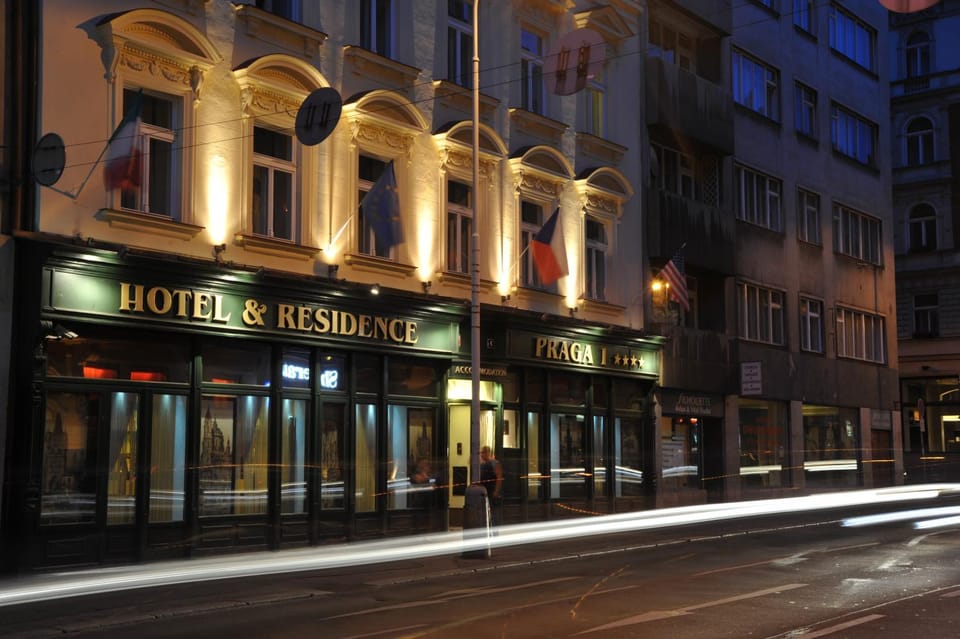 Facade/entrance