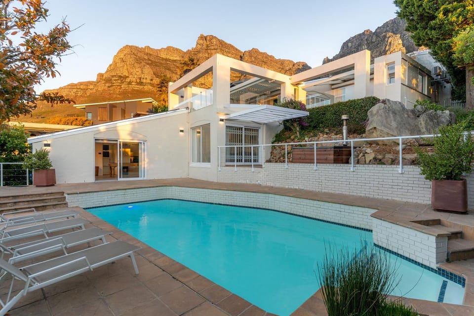 Bella Riposa Villa in Camps Bay