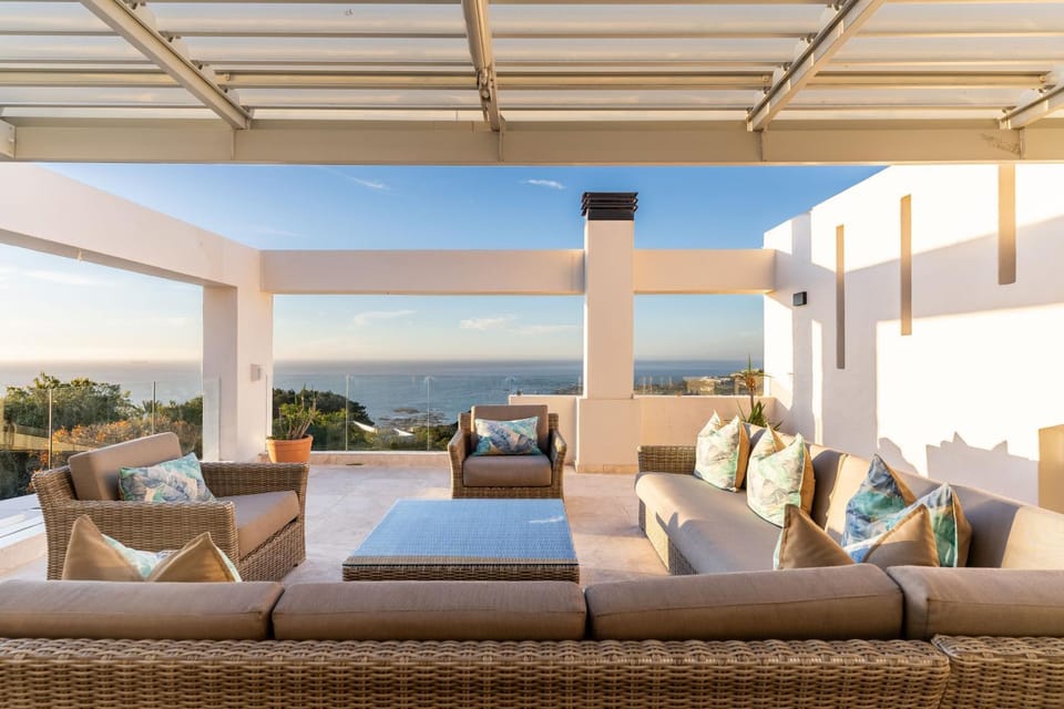 Bella Riposa Villa in Camps Bay