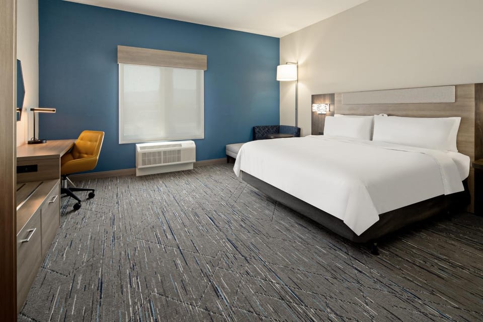 Holiday Inn Express & Suites Palm Desert - Millennium by IHG Hotel in Palm Desert