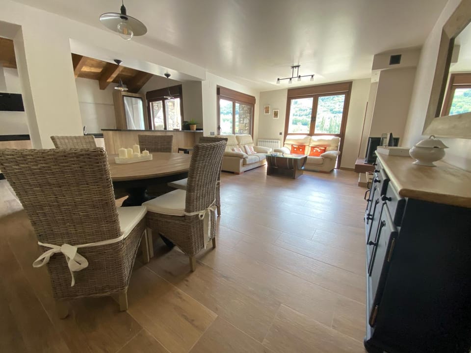 Living room, Lounge or bar