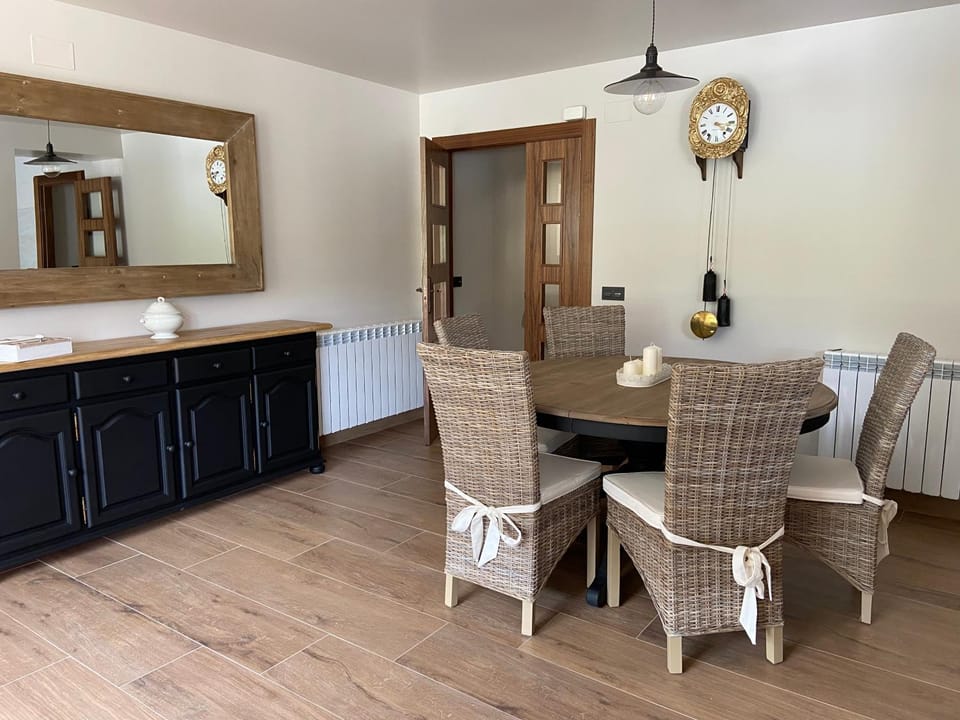 Lounge or bar, Dining area