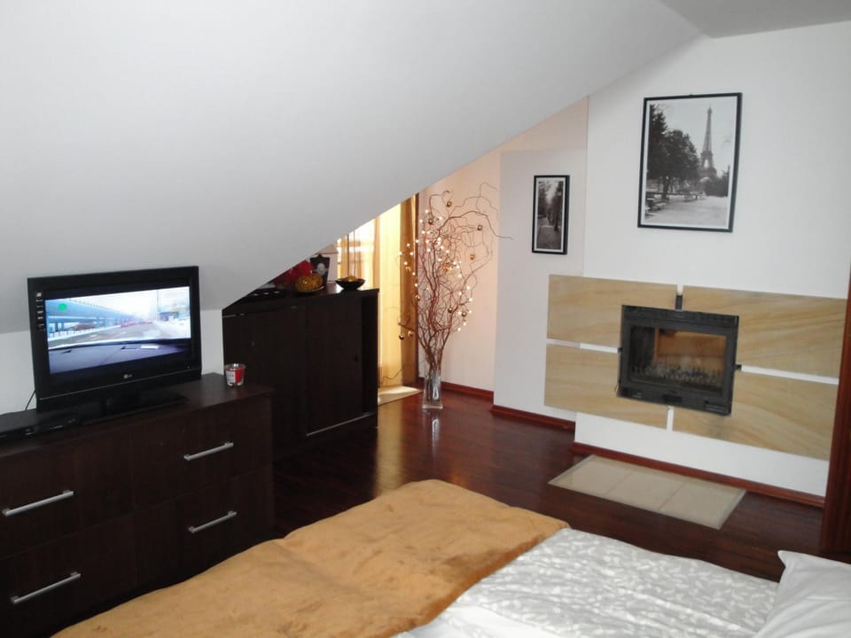Bedroom, flat iron