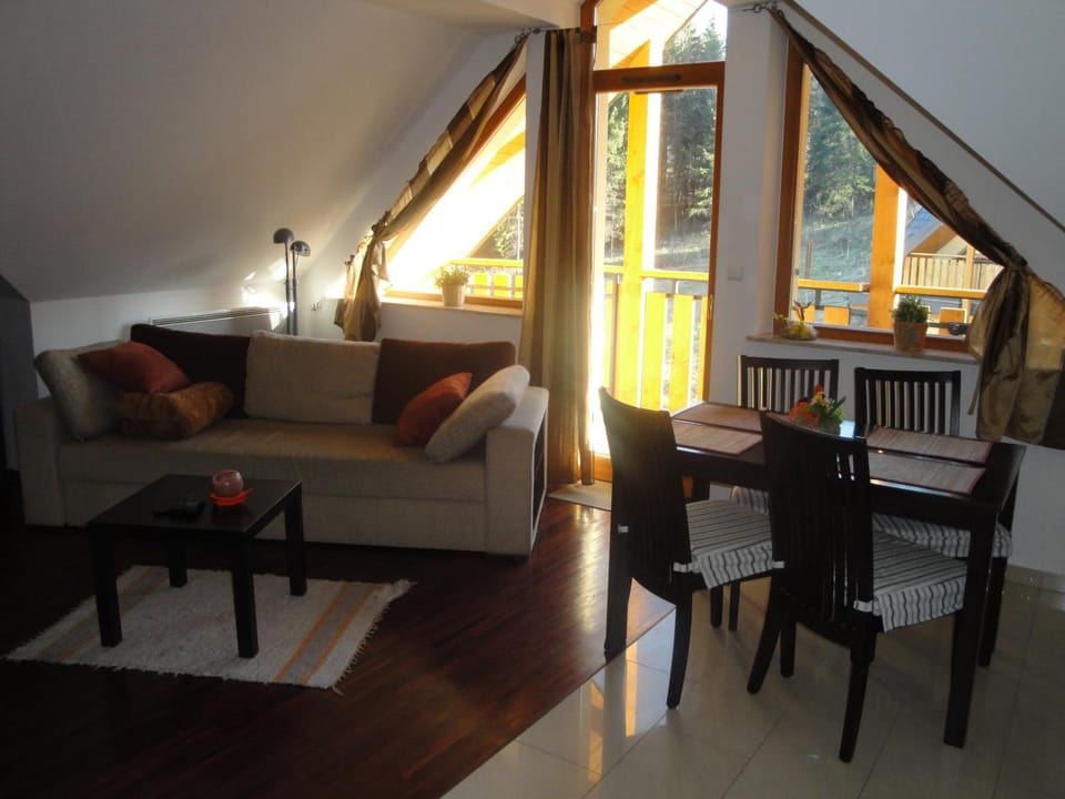 Balcony/Terrace, Living room