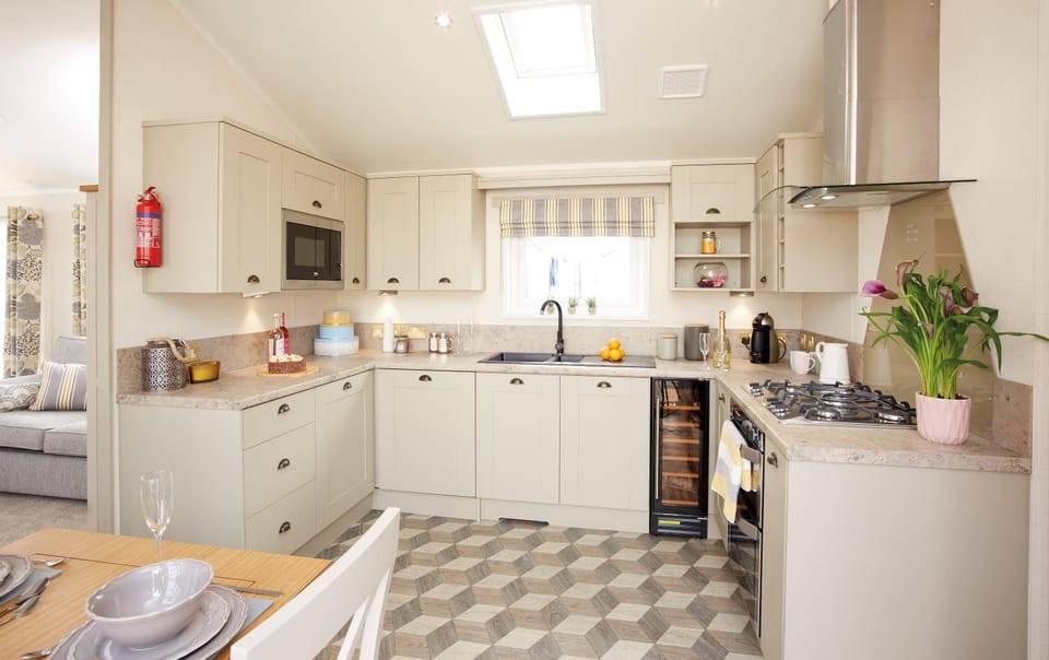 Kitchen or kitchenette, kitchen