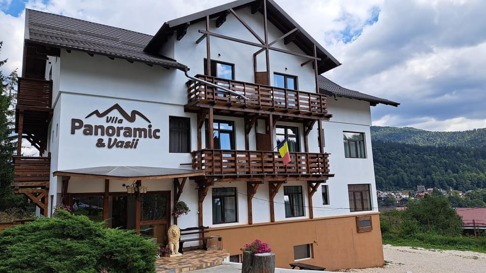 Vila PANORAMIC Busteni Hotel in Prahova, Romania