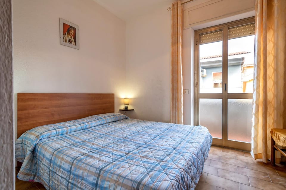 Property building, Living room, Bedroom