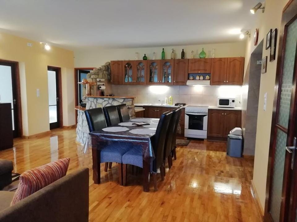 SUNFISH Apartman Apartment in Balatonszárszó