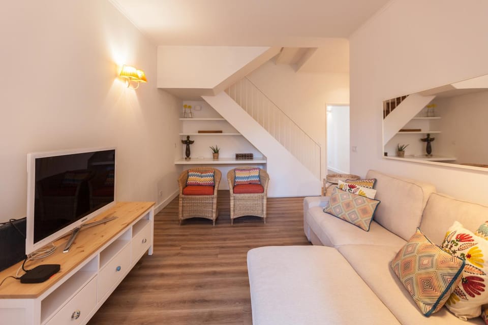 FLH Graça Charming Duplex with Small Pool Apartment in Lisbon