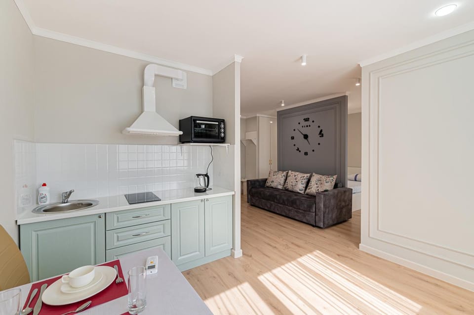 Kitchen or kitchenette, Communal kitchen