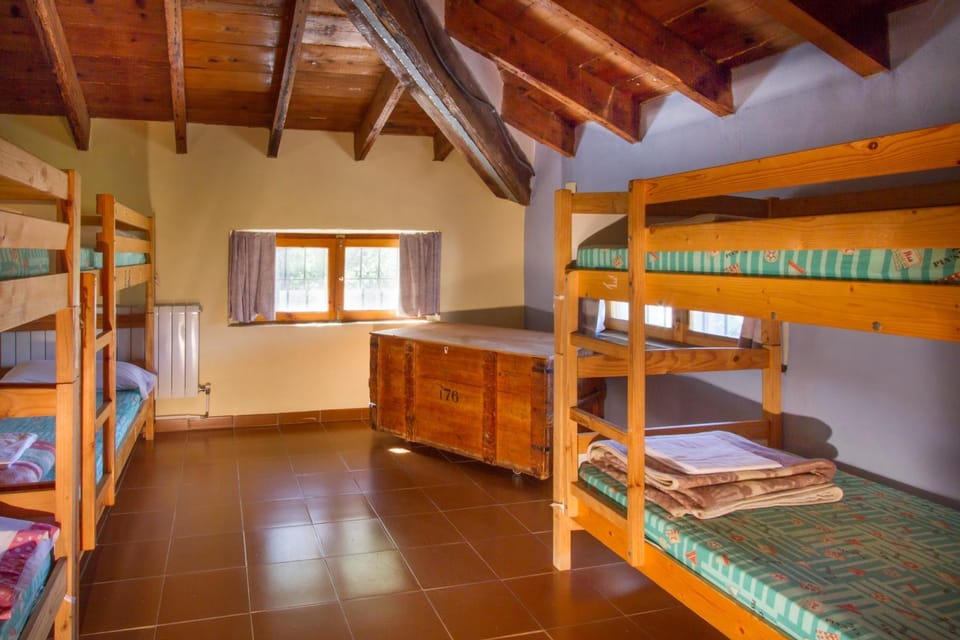 Photo of the whole room, bunk bed