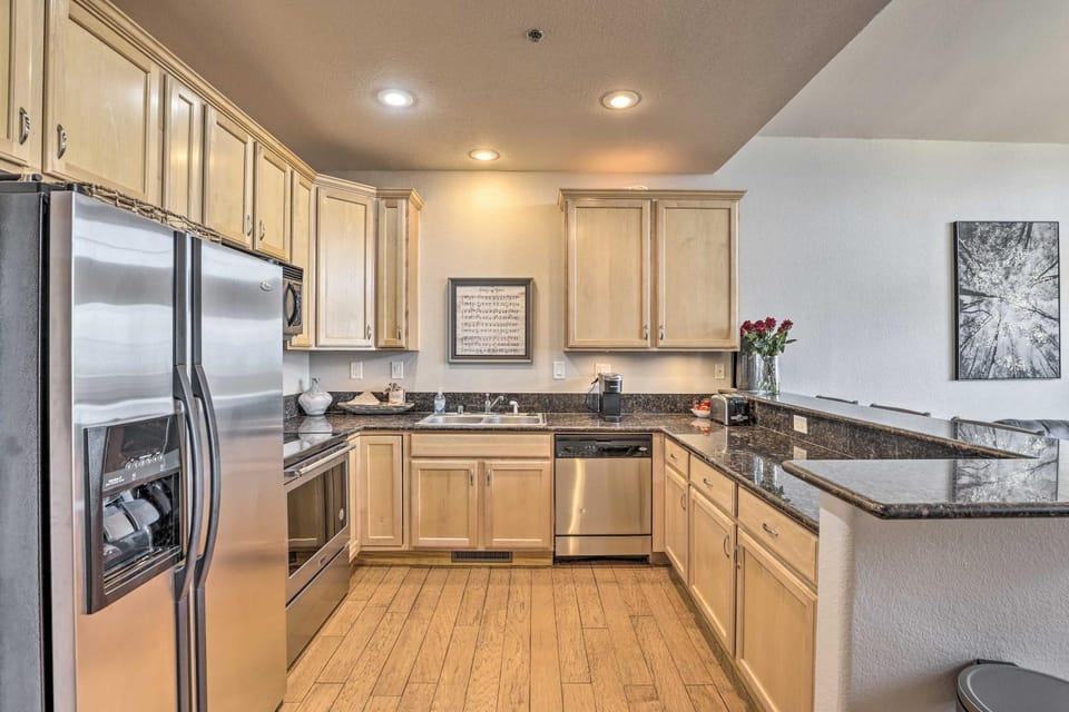 7 Mi to Slopes: Main Street Condo in Dillon House in Dillon