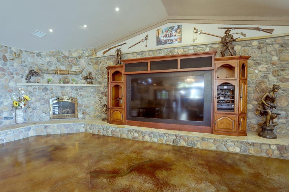 Flawless Durango Home w/ Theater + Pool Table House in La Plata County