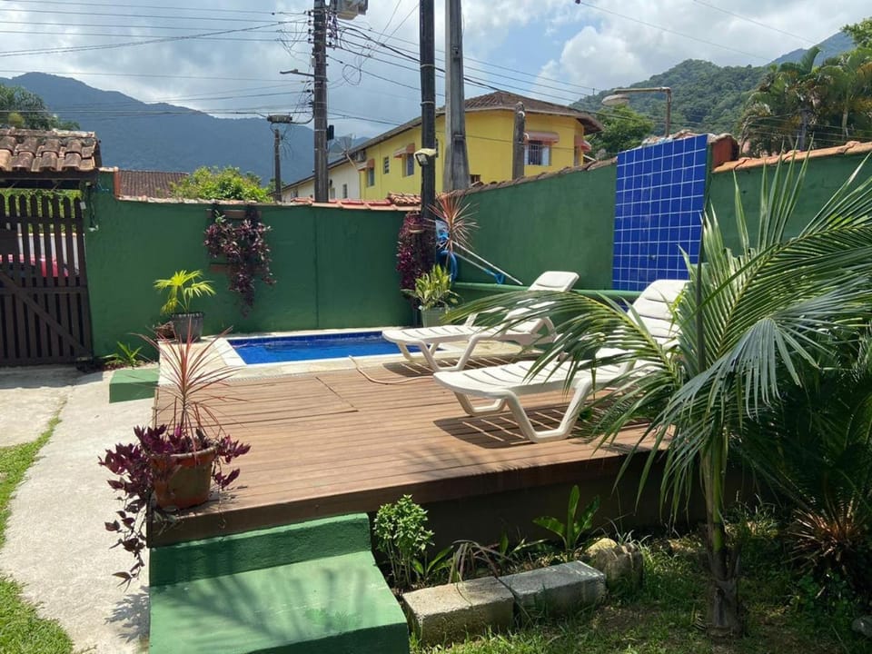 Swimming pool, sunbed