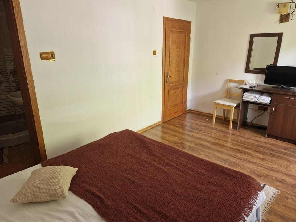 Pensiunea Bradul,Moieciu de Sus Bed and Breakfast in Brașov County