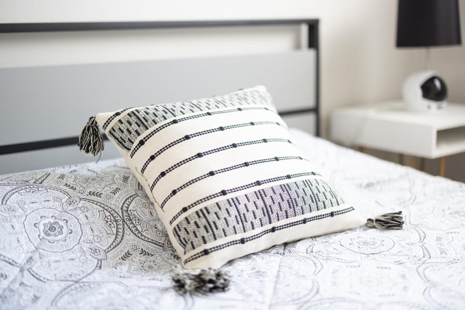 Georgetown Villas 2-1c King and Queen Bedrooms ideal for long stays! Apartment in Cleveland Heights