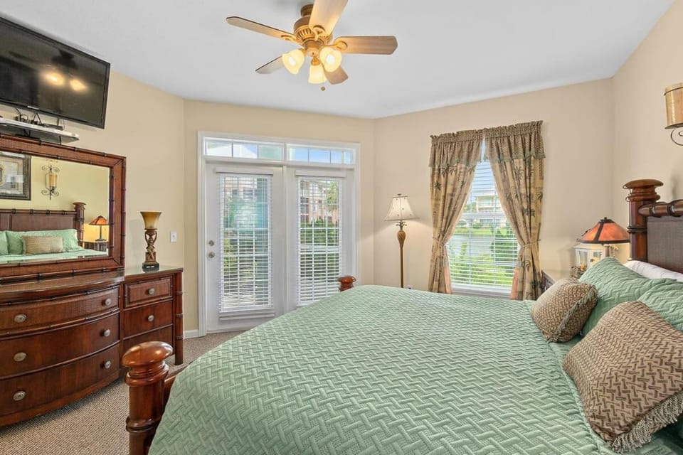 Seaside Escape - Spacious 3 Bedroom Ground Floor Condo - Steps to Atlantic Ocean House in Saint Augustine Beach