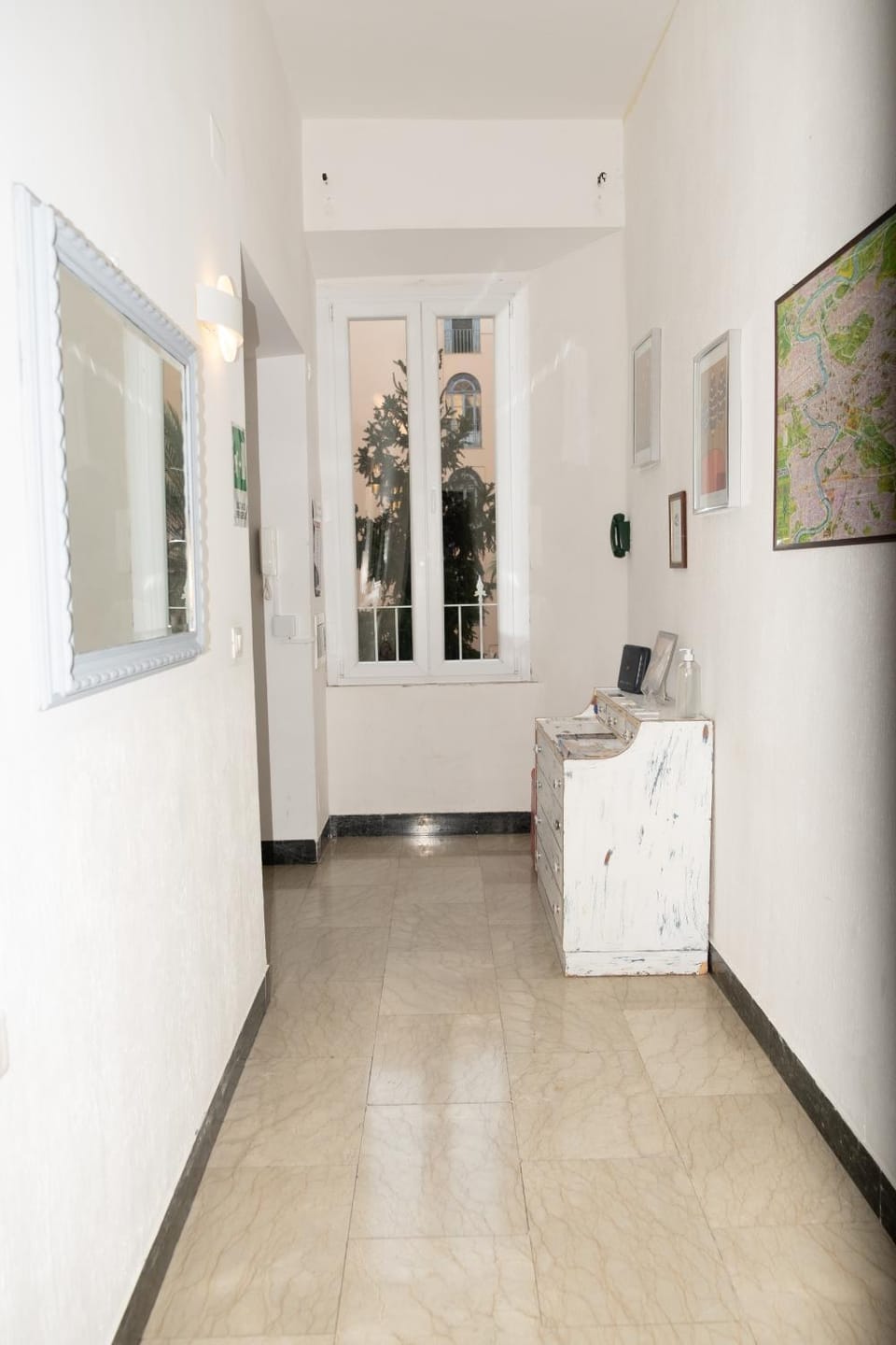 Lobby or reception, Decorative detail