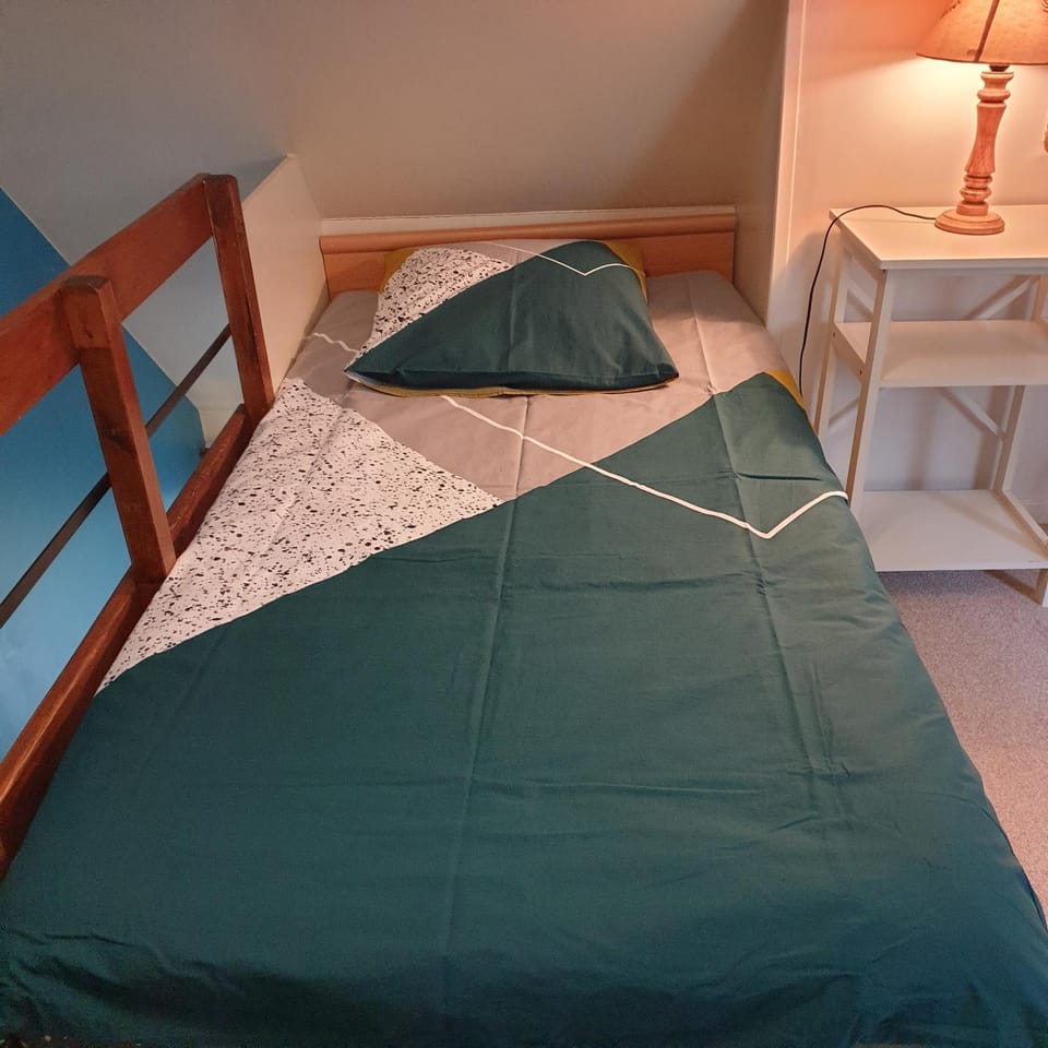 Bed, Bedroom