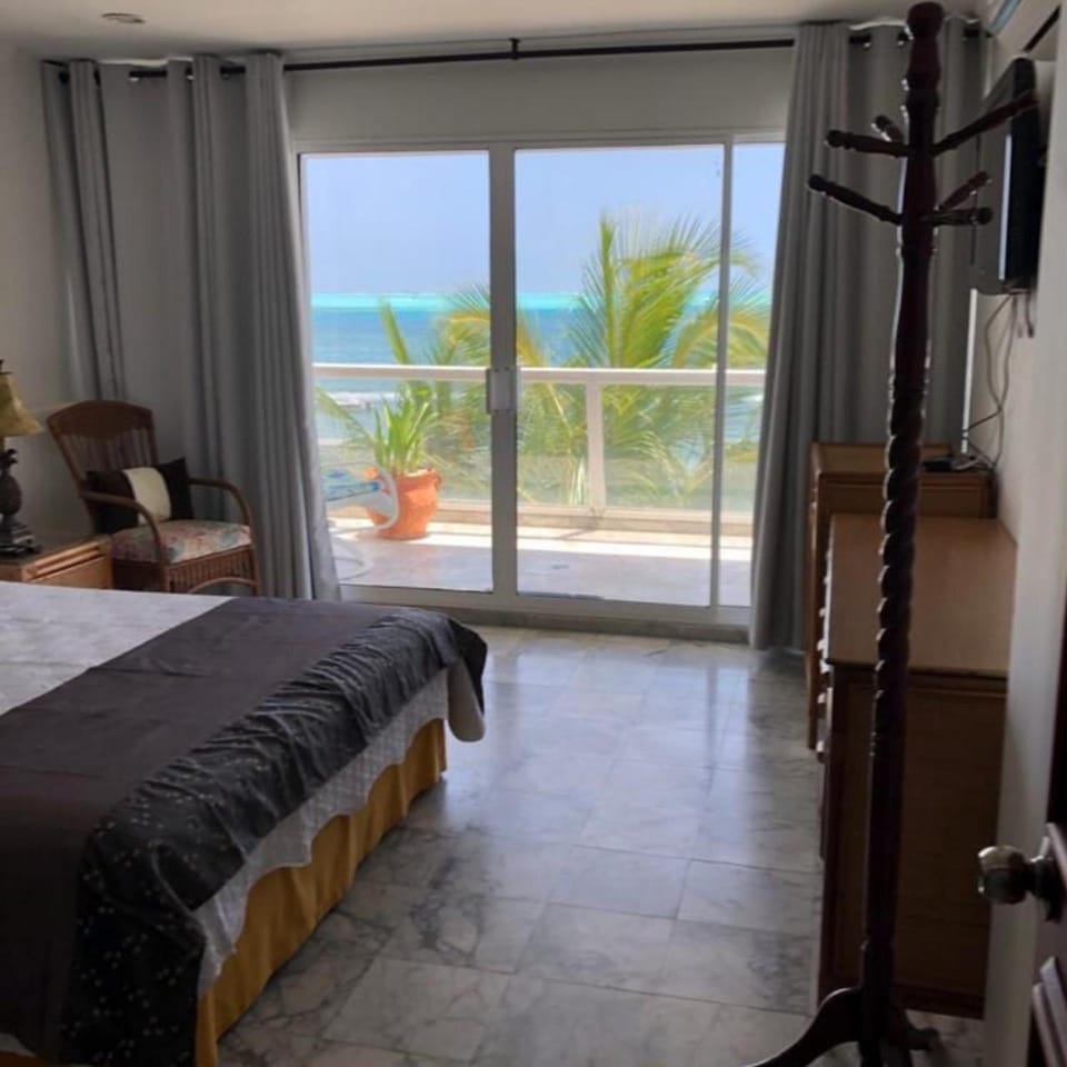 Photo of the whole room, Garden view, Sea view