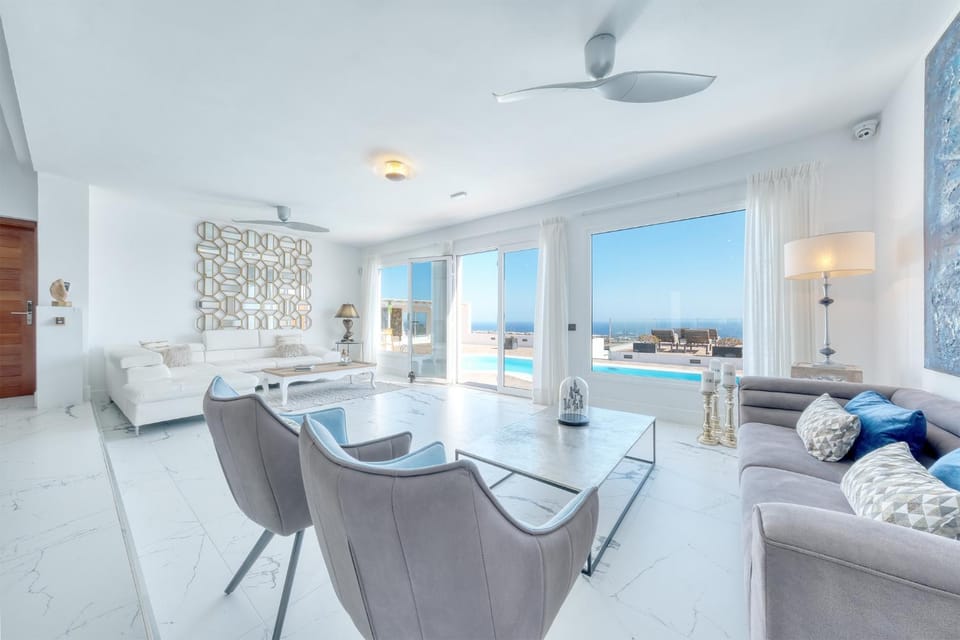 Living room, Lobby or reception