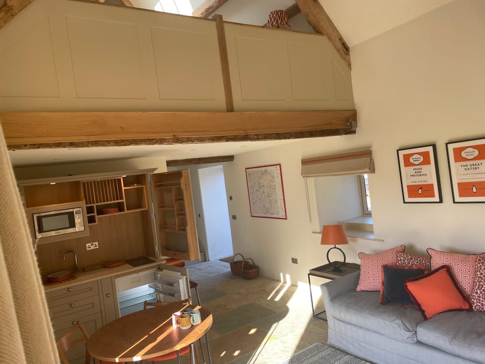 Kitchen or kitchenette, Seating area