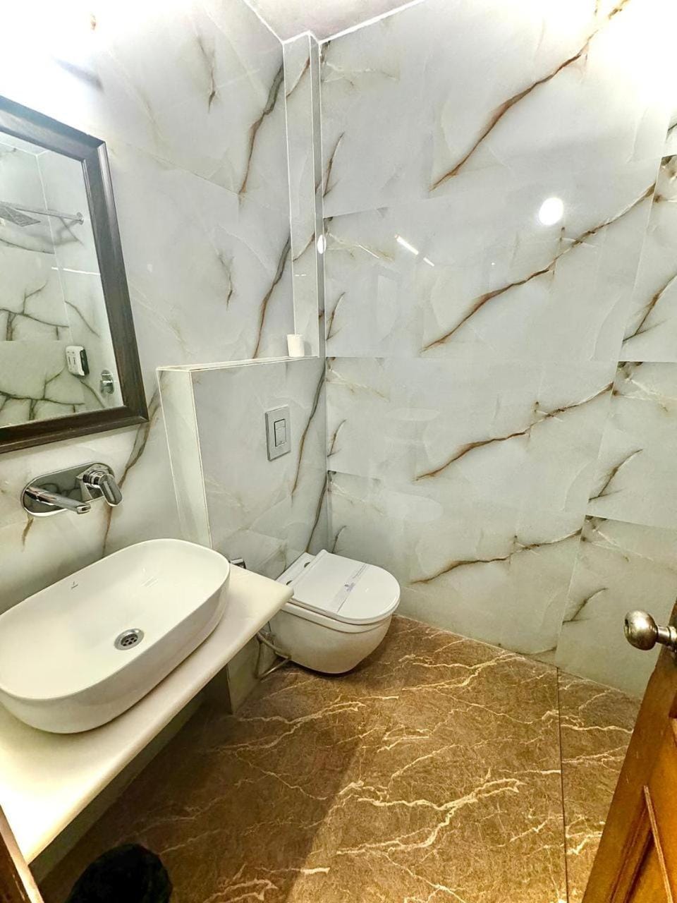 Hotel Pablas International, New Delhi, Near Metro Hotel in New Delhi