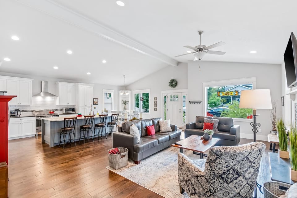 Classic Coeur d'Alene Estate House in Coeur dAlene