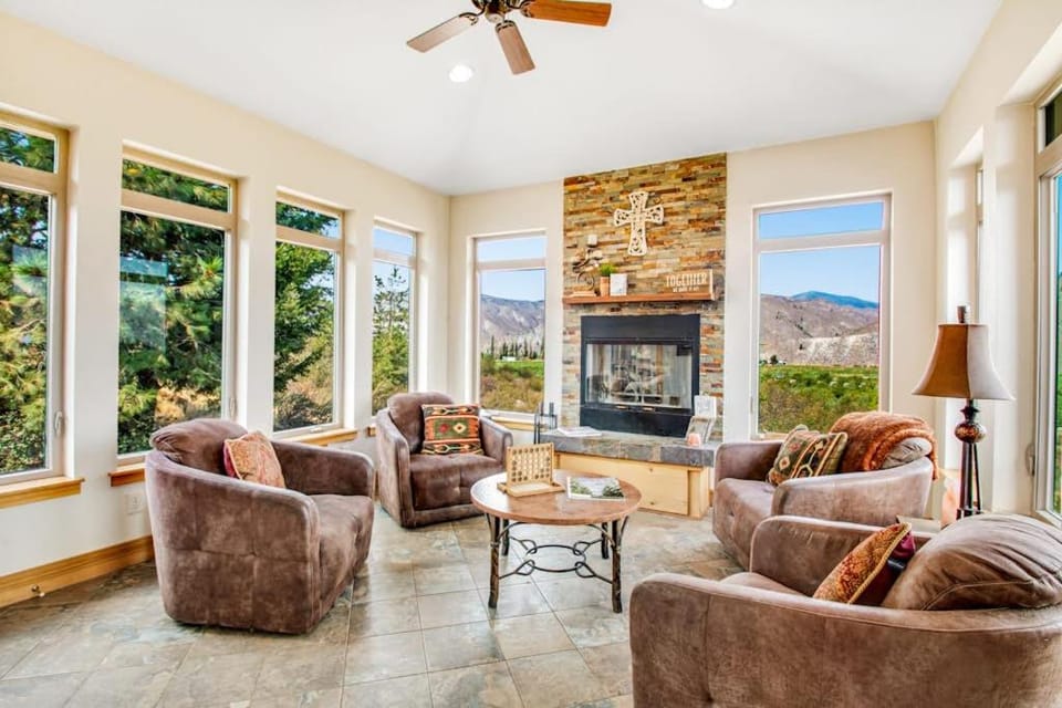 Orchard Oasis House in Lake Entiat