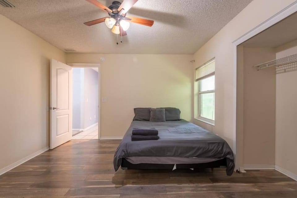 Tropical Escape with Relaxing Heated Pool & Palm Breezes House in Palm Coast