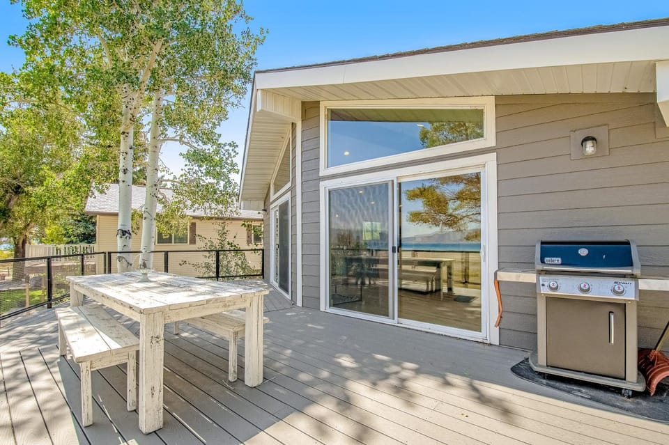Blue Water House in Garden City