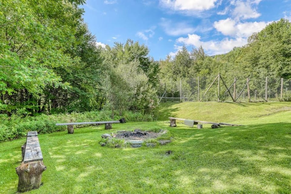 Cozy Mountainside Condo Apartment in Fayston